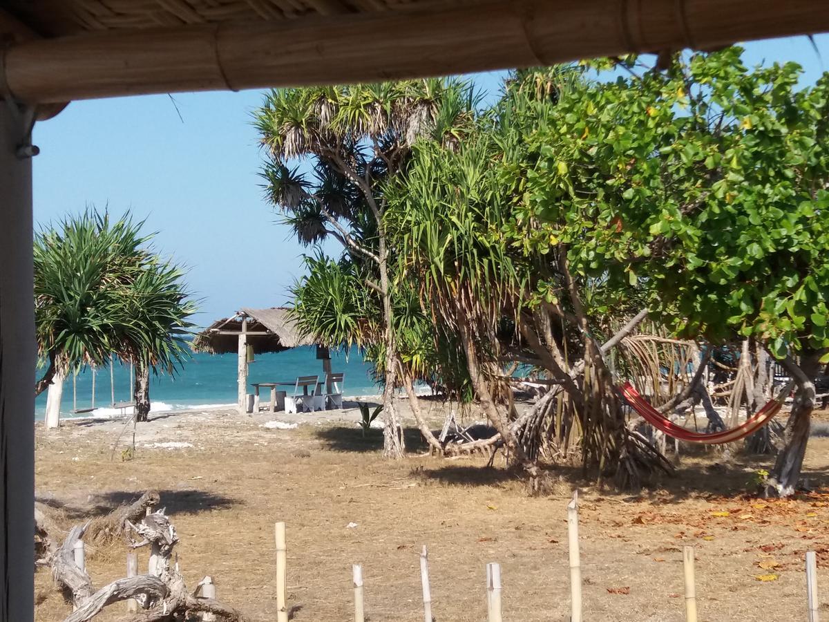 Wera Beach Kadumbul エクステリア 写真