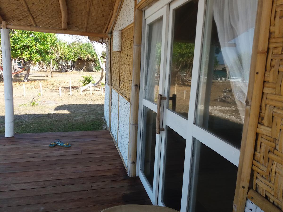 Wera Beach Kadumbul エクステリア 写真