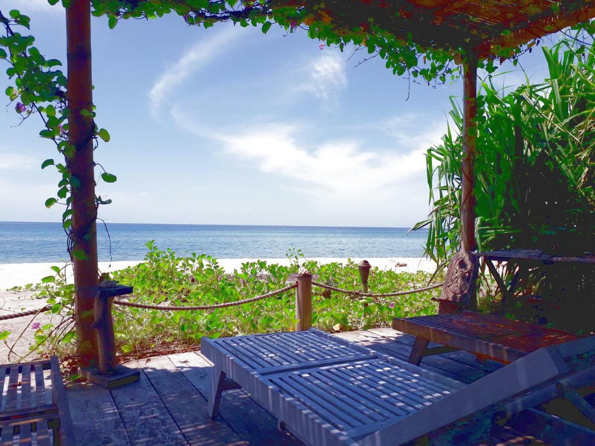 Wera Beach Kadumbul エクステリア 写真