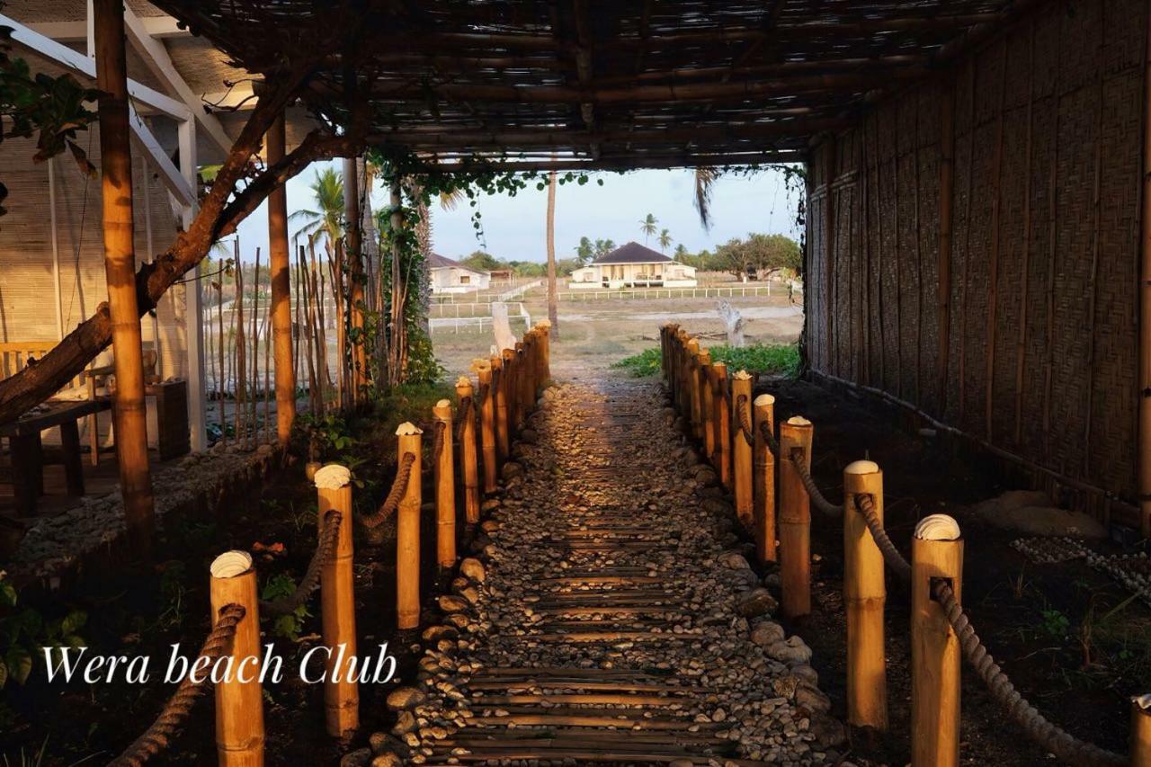 Wera Beach Kadumbul エクステリア 写真